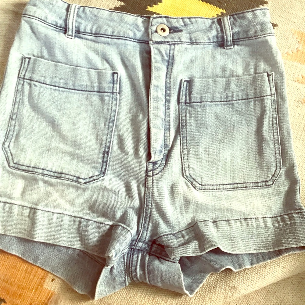 Retro high waisted denim shorts